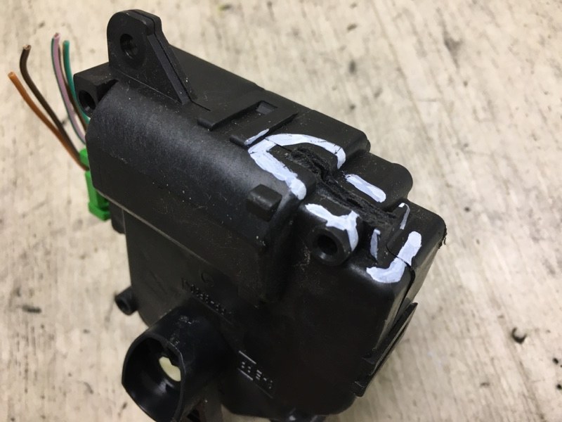 Моторчик заслонки печки CX-9 06-16 2012 3.7 CA