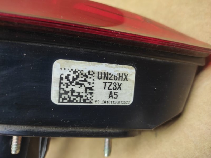 Фонарь внутренний задний правый TLX 17-20 2018 Седан 2.4