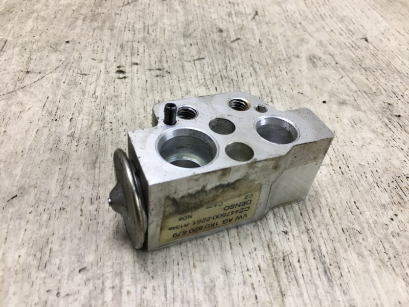 Клапан кондиционера VOLKSWAGEN PASSAT CC 12-18 2013 Седан 2.0 CBFA 1K0820679 Б/У