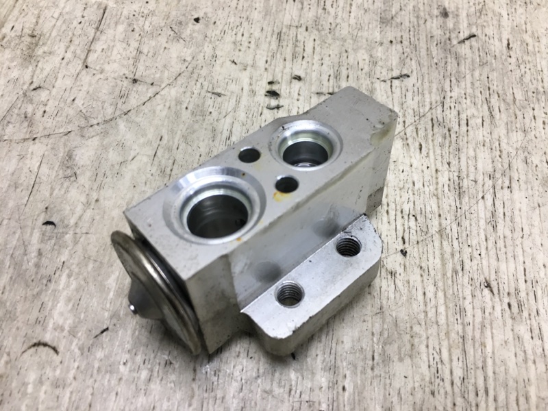 Клапан кондиционера PASSAT CC 12-18 2013 Седан 2.0 CBFA