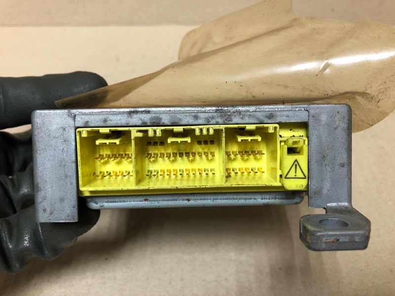 Блок управления AIRBAG TOYOTA CAMRY 30 02-06 ACV30L 2.4 2AZFE Блок управления AIRBAG TOYOTA CAMRY 30 02-06 ACV30L 2.4 2AZFE