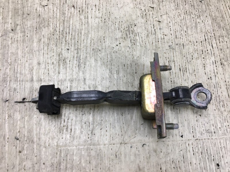 Ограничитель двери передний правый CAMRY 30 02-06 2002 ACV30L 2.4 2AZFE Ограничитель двери передний правый CAMRY 30 02-06 2002 ACV30L 2.4 2AZFE