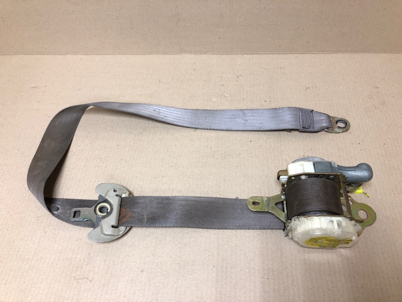 Ремень безопасности передний левый TOYOTA CAMRY 30 02-06 2002 ACV30L 2.4 2AZFE 73220-AA090-B2 Б/У