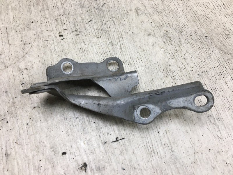 Запчасть петля капота левая TOYOTA CAMRY 30 02-06 2002 ACV30L 2.4 2AZFE 53420-AA030 Б/У Петля капота левая TOYOTA CAMRY 30 02-06 2002 ACV30L 2.4 2AZFE 53420-AA030 Б/У