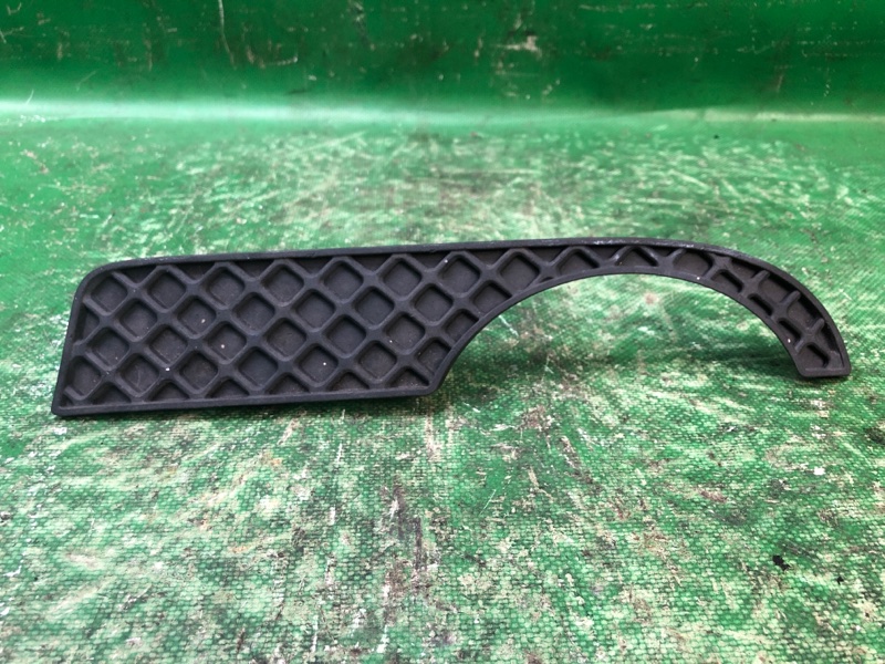 Запчасть накладка противотуманной фары передняя правая TOYOTA SOLARA 03-09 52545-06010 Б/У Накладка противотуманной фары передняя правая TOYOTA SOLARA 03-09 52545-06010 Б/У