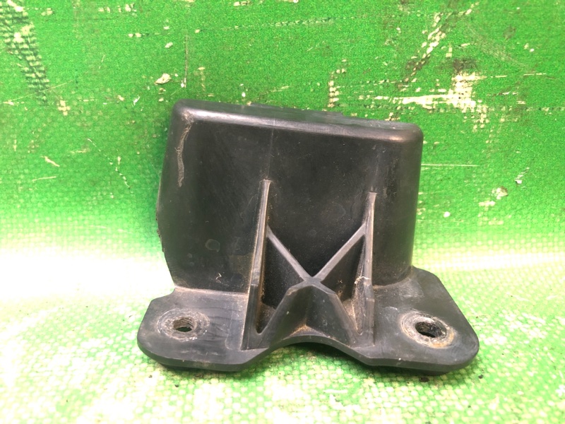 Кронштейн противотуманной фары передний правый TOYOTA SOLARA 03-09 52125-06070 Б/У