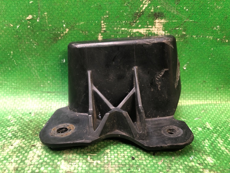 Кронштейн противотуманной фары передний левый TOYOTA SOLARA 03-09 52126-06070 Б/У