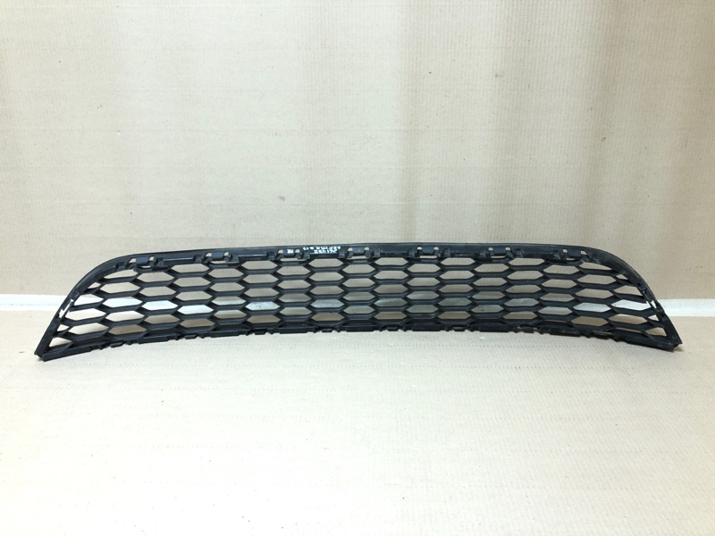 Решетка переднего бампера SENTRA B17 12-21 Решетка переднего бампера SENTRA B17 12-21