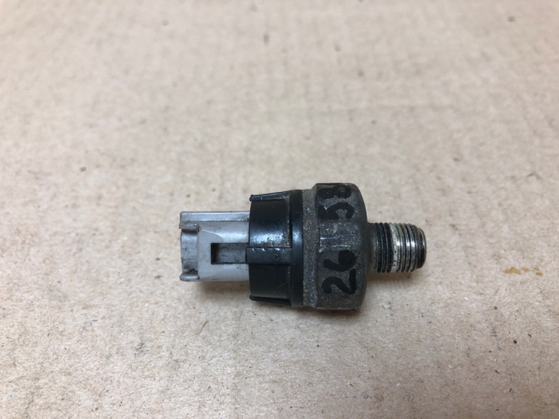 Датчик давления масла ДВС MITSUBISHI GALANT 03-12 2008 Седан 2.4 MN137360 Б/У