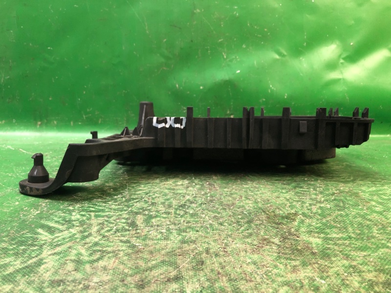 Полка аккумулятора PASSAT B7 11-15