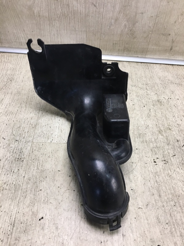 Воздухозаборник MAZDA CX-7 06-12