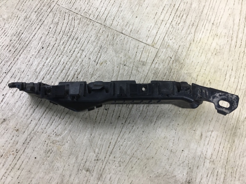 Кронштейн переднего бампера передний правый ELANTRA AD 16-