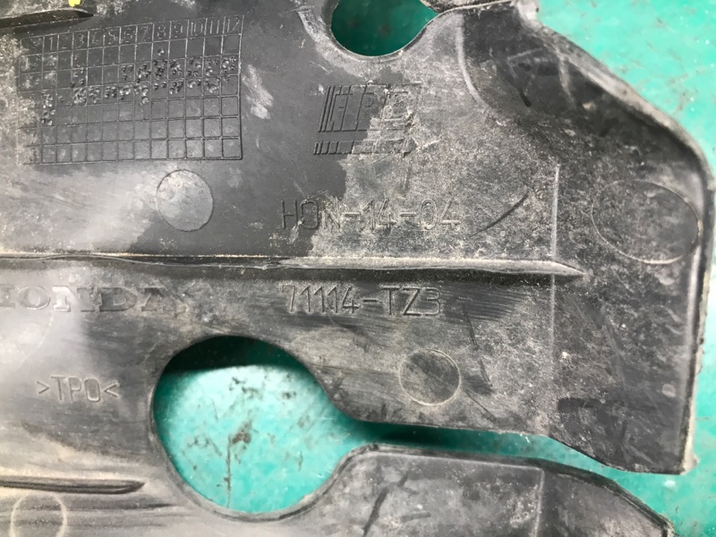 Дефлектор радиатора правый TLX 14-17 2016 Седан 2.4L 4