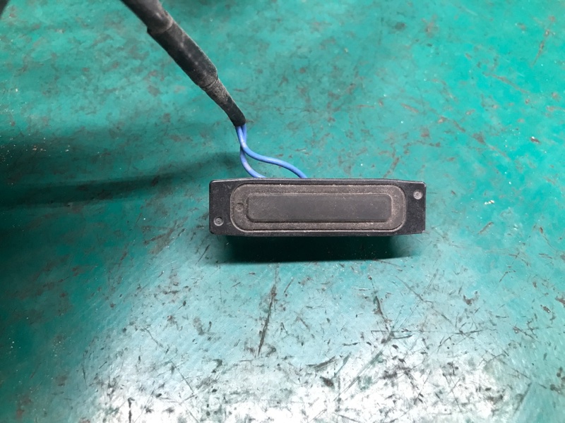 Кнопка открывания багажника наружная Q50 15-20