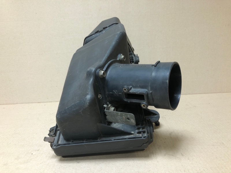 Корпус воздушного фильтра ALTIMA L31 01-06 2004 Седан 2.5