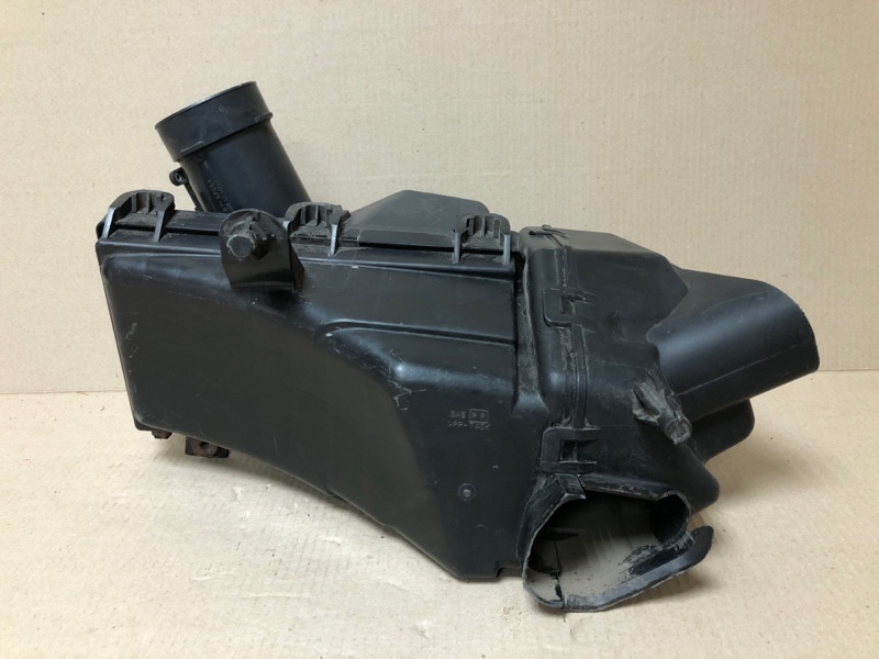 Корпус воздушного фильтра ALTIMA L31 01-06 2004 Седан 2.5