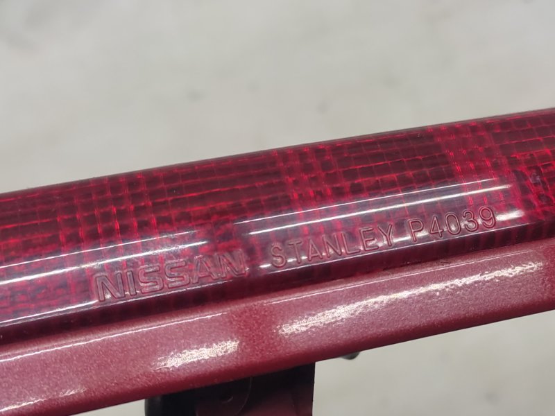 Стоп-сигнал TIIDA/VERSA C11 04-11 Стоп-сигнал TIIDA/VERSA C11 04-11