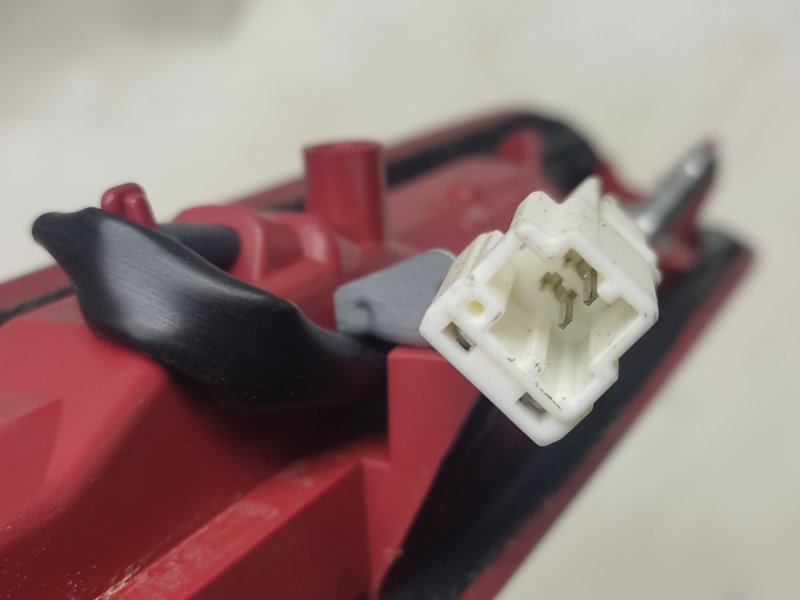 Стоп-сигнал TIIDA/VERSA C11 04-11 Стоп-сигнал TIIDA/VERSA C11 04-11