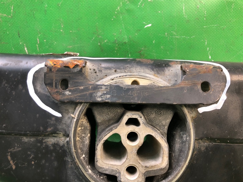 Балка под КПП PORSCHE CAYENNE 10-18