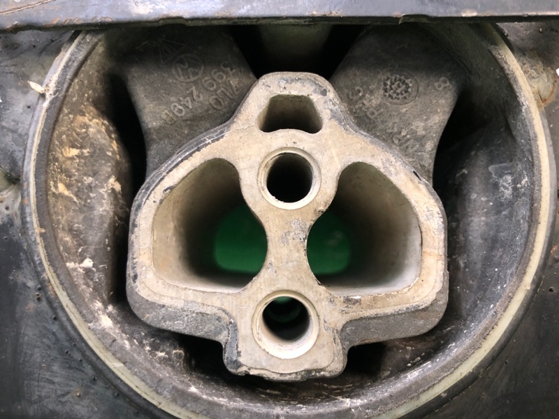 Балка под КПП CAYENNE 10-18