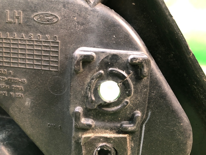 Кронштейн заднего бампера задний левый FUSION 14- 2014 Седан 2.5 Кронштейн заднего бампера задний левый FUSION 14- 2014 Седан 2.5