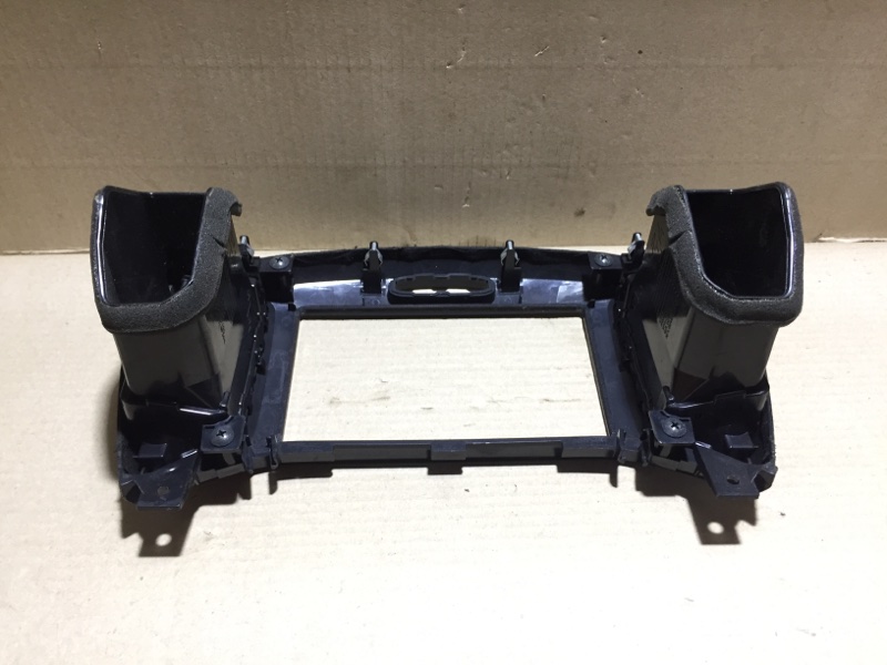 Накладка торпедо под магнитолу JUKE 10-19 F15