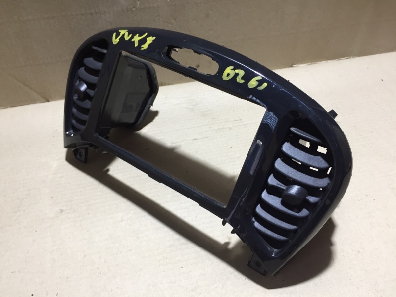 Накладка торпедо под магнитолу JUKE 10-19 F15