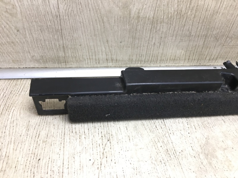 Обшивка багажника левая Q5 08-16