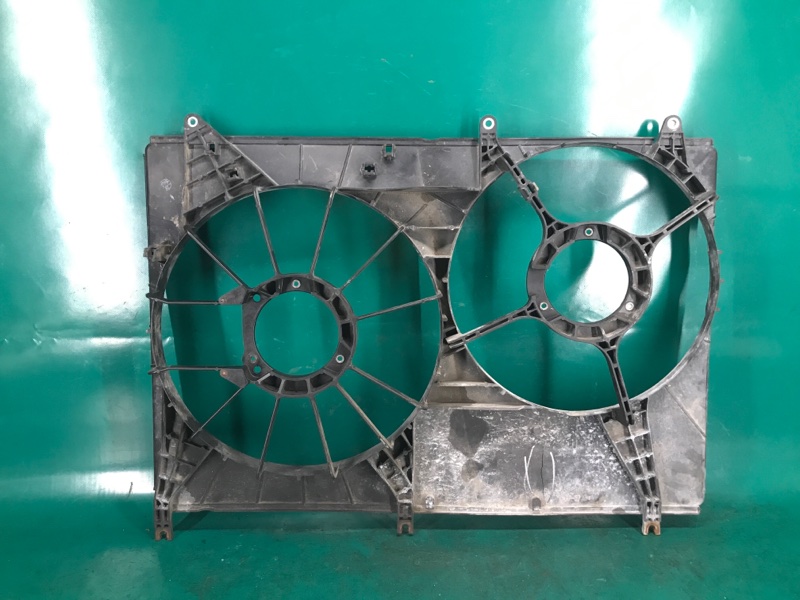 Диффузор вентилятора основного радиатора MITSUBISHI ENDEAVOR 03-11 Диффузор вентилятора основного радиатора MITSUBISHI ENDEAVOR 03-11