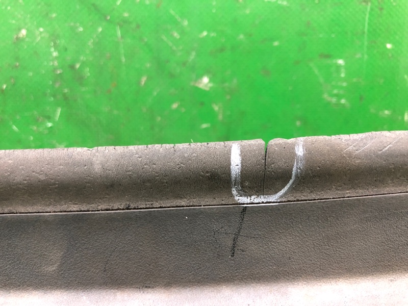 Пластик под лобовое стекло / Жабо 300 04-10 2008 Седан 3.5 EGG