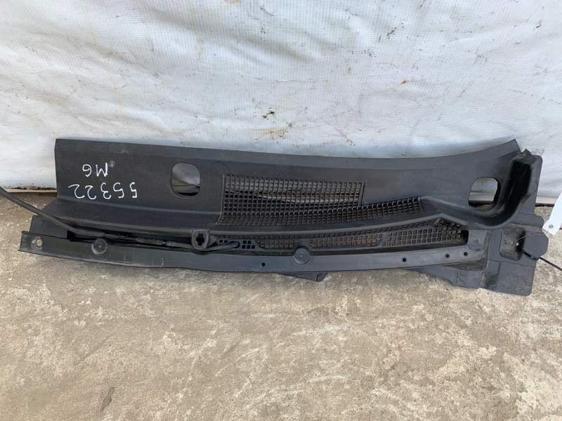 Пластик под лобовое стекло / Жабо левый 6 GH 07-12