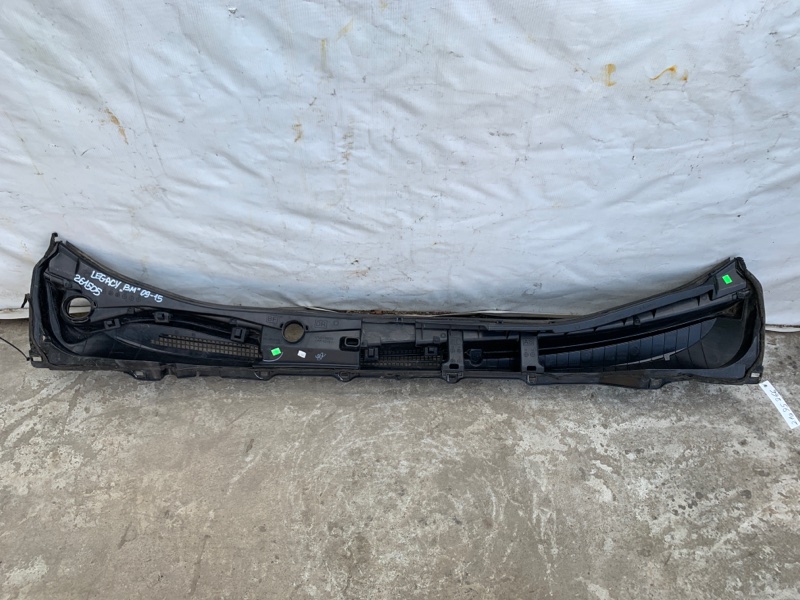 Пластик под лобовое стекло / Жабо LEGACY 09-15 BM