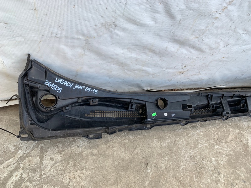 Пластик под лобовое стекло / Жабо LEGACY 09-15 BM
