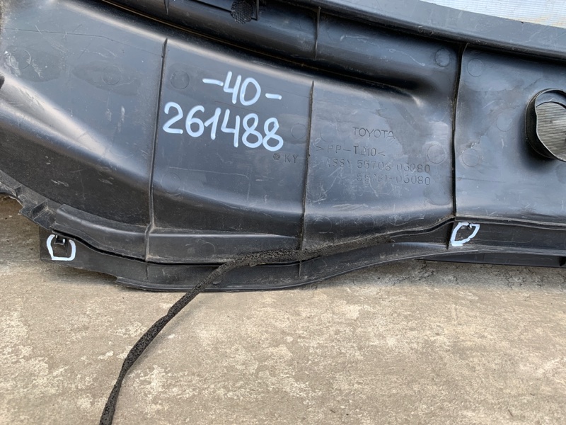 Пластик под лобовое стекло / Жабо CAMRY 40 06-11 Пластик под лобовое стекло / Жабо CAMRY 40 06-11