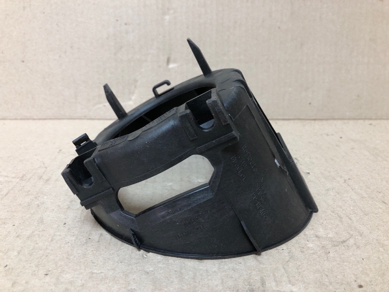 Кронштейн противотуманной фары передний левый OUTBACK 03-09 BP