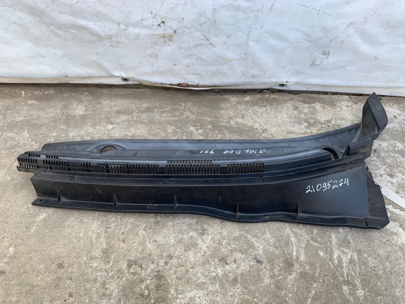 Пластик под лобовое стекло / Жабо левый MITSUBISHI OUTLANDER XL 05-13 Пластик под лобовое стекло / Жабо левый MITSUBISHI OUTLANDER XL 05-13