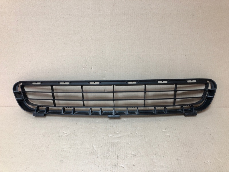 Решетка переднего бампера TOYOTA CAMRY 40 06-11 53112-06040 Б/У