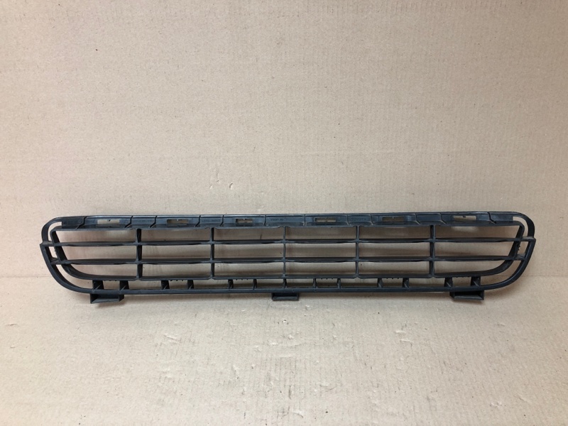 Решетка переднего бампера CAMRY 40 06-11