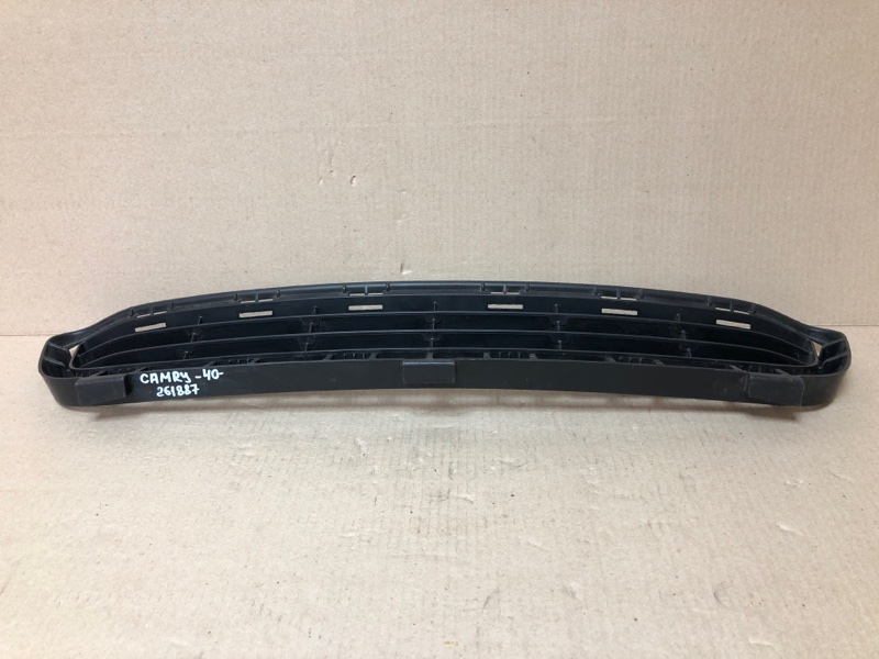 Решетка переднего бампера CAMRY 40 06-11