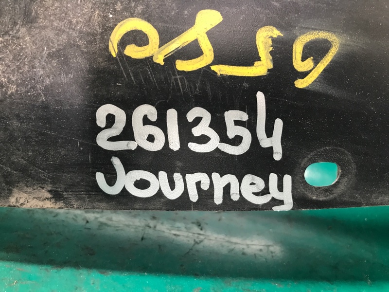 Пластик под лобовое стекло / Жабо JOURNEY 08-20 JC