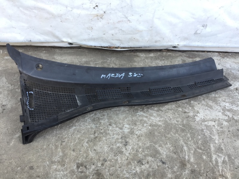 Пластик под лобовое стекло / Жабо правый MAZDA 3 BK 03-08 Пластик под лобовое стекло / Жабо правый MAZDA 3 BK 03-08