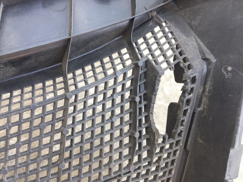 Пластик под лобовое стекло / Жабо правый 3 BK 03-08 Пластик под лобовое стекло / Жабо правый 3 BK 03-08