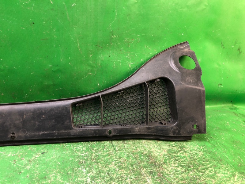 Пластик под лобовое стекло / Жабо FOCUS 10-18