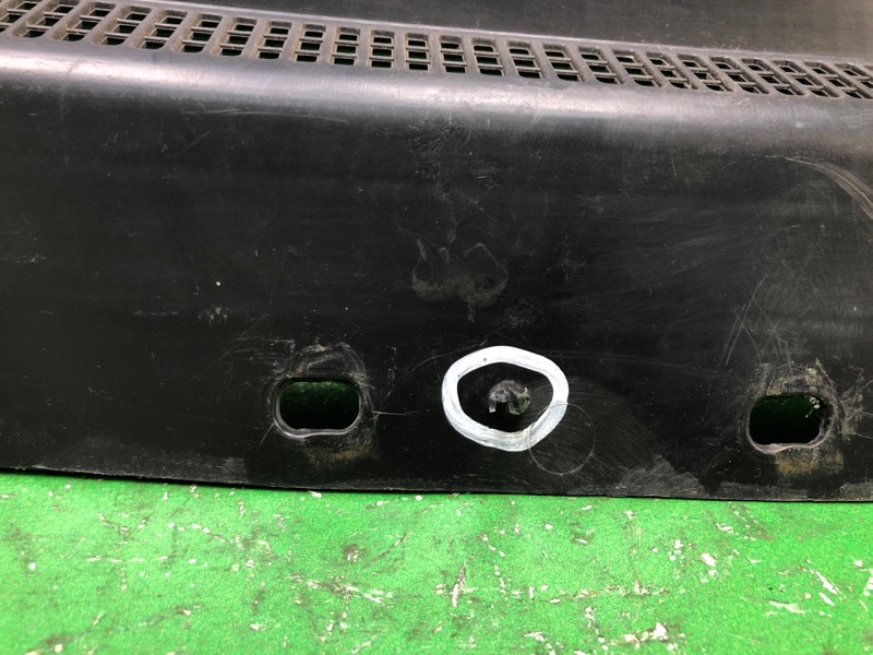 Пластик под лобовое стекло / Жабо EDGE 06-14 2012 Внедорожник 2.0