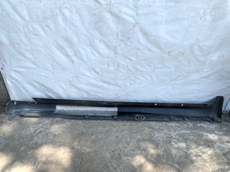 Накладка порога наружная правая G25/G35/G37/Q40 06-14 Накладка порога наружная правая G25/G35/G37/Q40 06-14