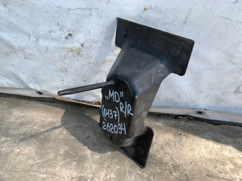 Кронштейн усилителя заднего бампера правый HYUNDAI ELANTRA MD 10-15 Седан 1.8