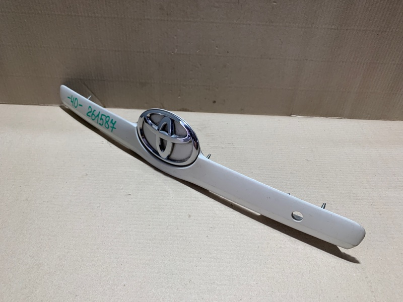 Панель подсветки номера CAMRY 40 06-11 Панель подсветки номера CAMRY 40 06-11