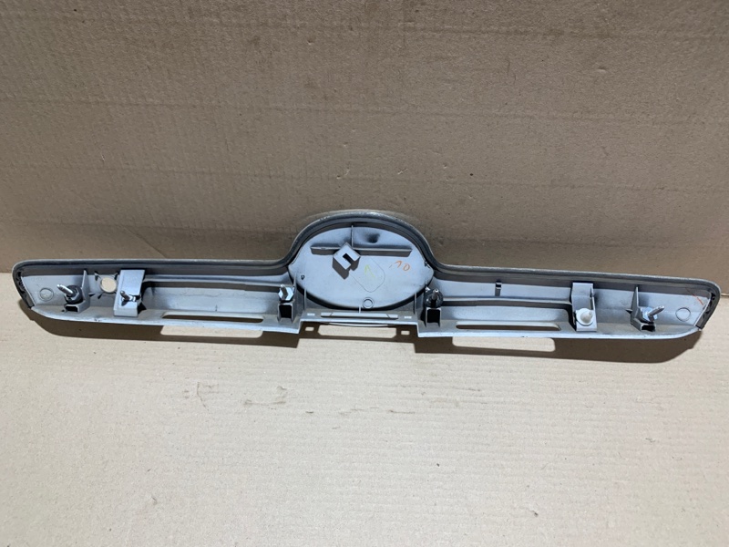 Панель подсветки номера CAMRY 40 06-11 Панель подсветки номера CAMRY 40 06-11