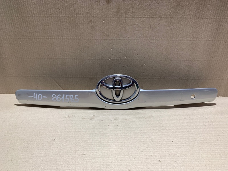 Запчасть панель подсветки номера TOYOTA CAMRY 40 06-11 76811-33130-B2 Б/У Панель подсветки номера TOYOTA CAMRY 40 06-11 76811-33130-B2 Б/У