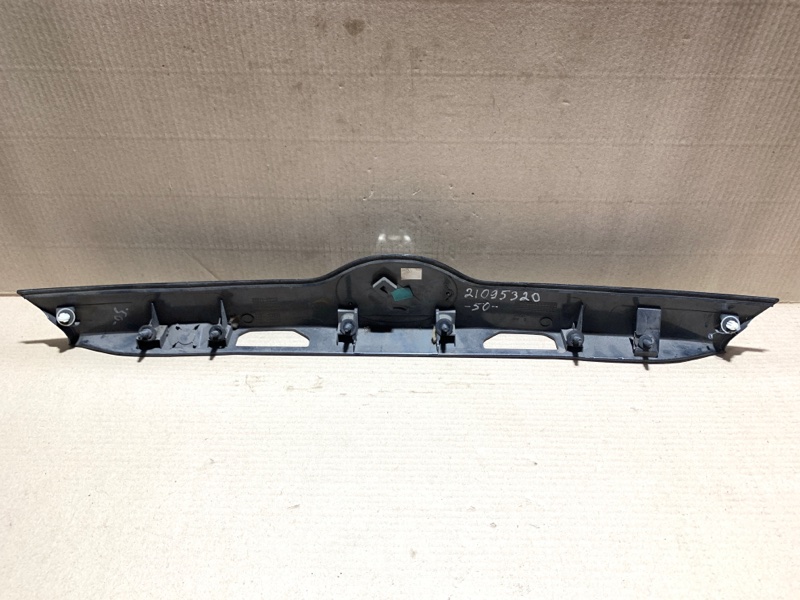 Панель подсветки номера CAMRY 50 12-15 Панель подсветки номера CAMRY 50 12-15